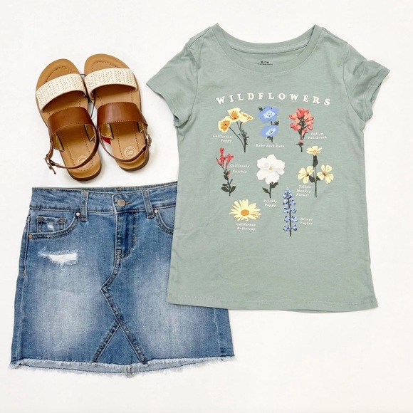 🌻4/$20 Girl’s Wildflower Tee Shirt - Picture 2 of 8